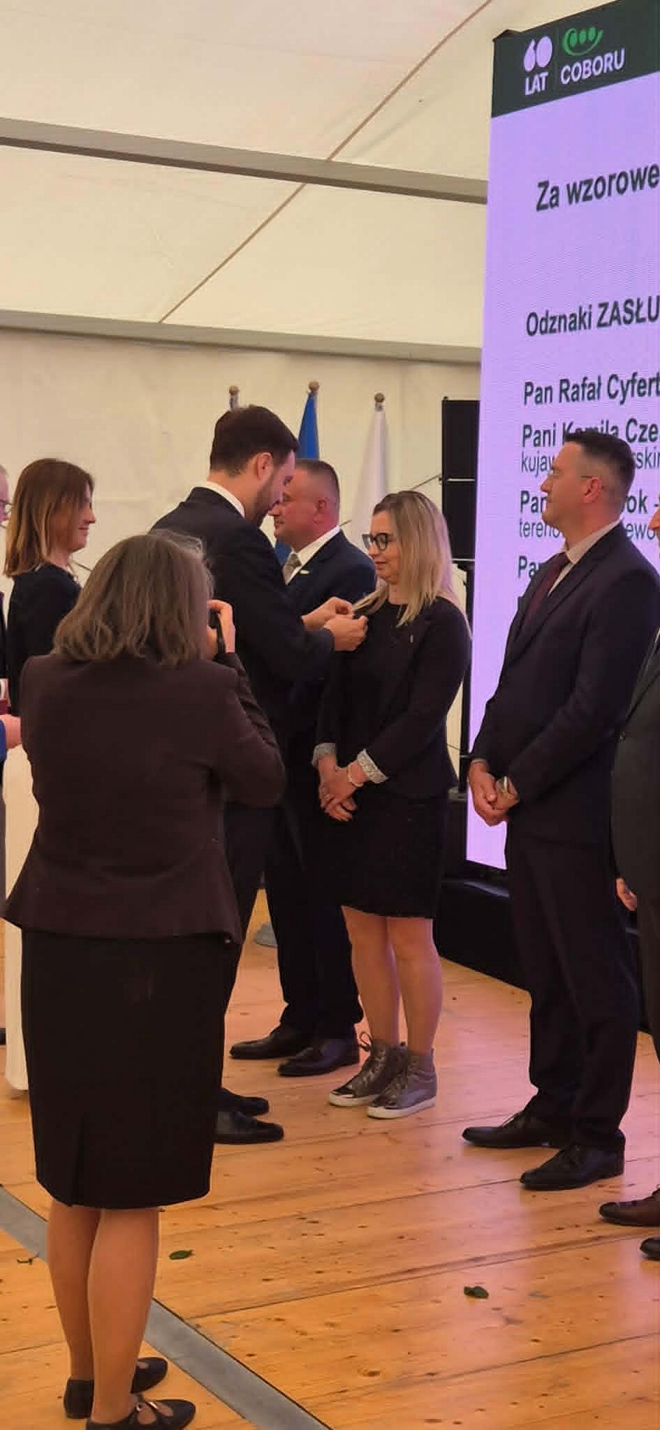 wręczanie Odznaki „Zasłużony dla Rolnictwa” Kamili Czeszewskiej